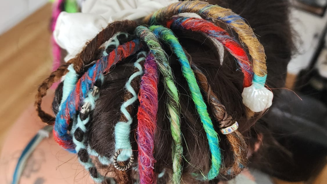 Pourquoi choisir des dreadlocks sur mesure ? Avantages et différences