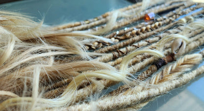 Dreadlocks | Messy bun | Murmures de Sable Doré 🏝️ - EmyNova